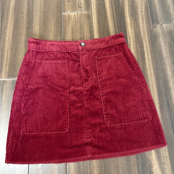 Size M Corduroy Burgundy Mini skirt A line High Waisted Pockets Bella Twilight - Picture 1 of 9